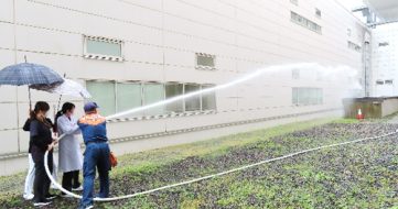 消火栓を用いた20m以上の放水体験